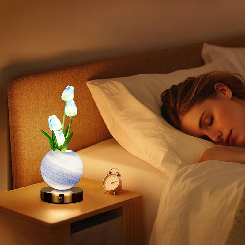 KiddieGlow™ Elegant Tulipan Buket Natlampe | Stemningsfuld LED Bordlampe til Soveværelse
