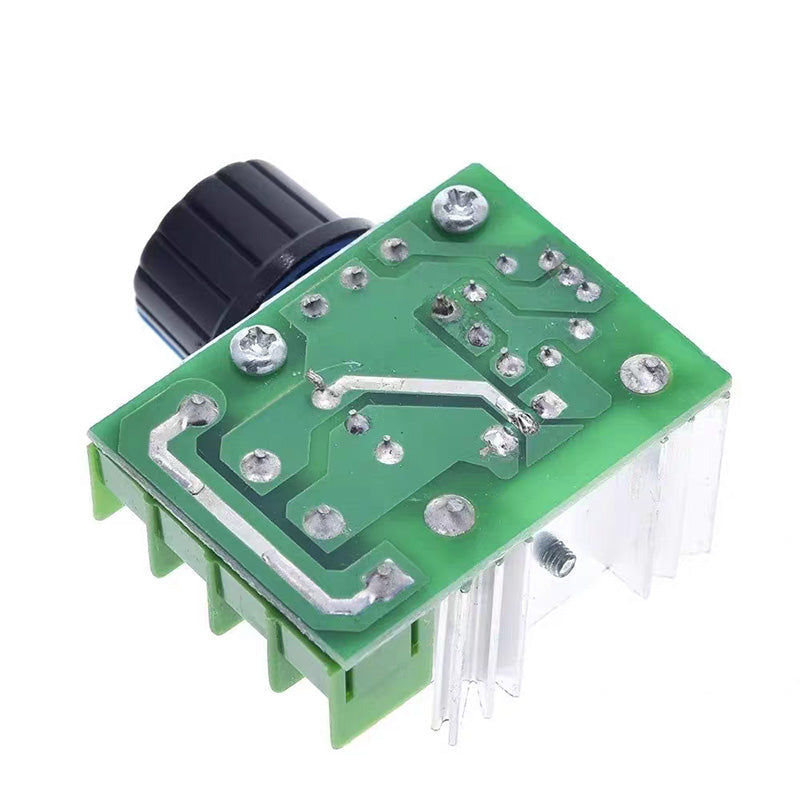 OmniLiving™ 2000W Spændingsregulator | Høj Effekt & Trinløs Drejeknap
